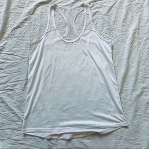 White workout tanktop